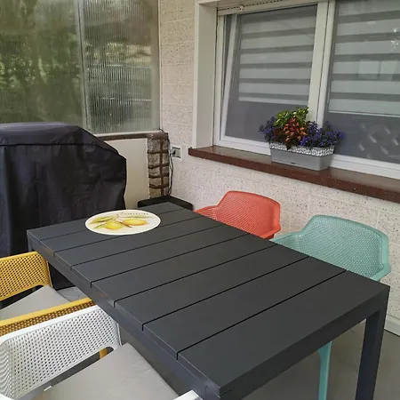 度假居 Waldbungalow Mit Wlan Und Terrasse In Seenaehe-hund Willkommen